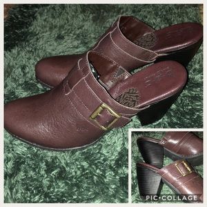 NWOT💜💜BORN💜💜BROWN LEATHER CLOGS